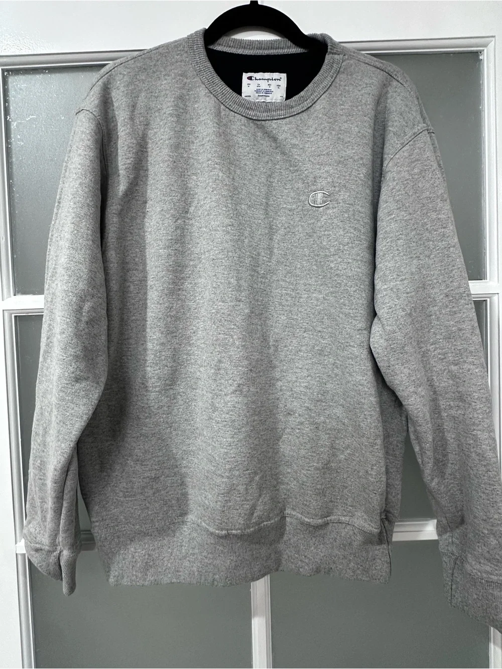 Champion Gray Crewneck Sweatshirt Men’s Medium Embroidered Logo Fleece Pullover